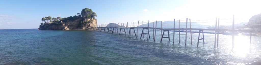 Op deze foto zie je Cameo Island in Zakynthos 