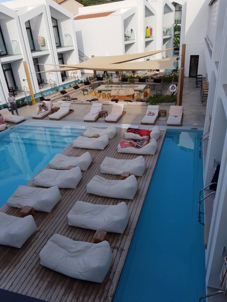 Op deze foto zie je ons hotel cavo vezal in Zakynthos